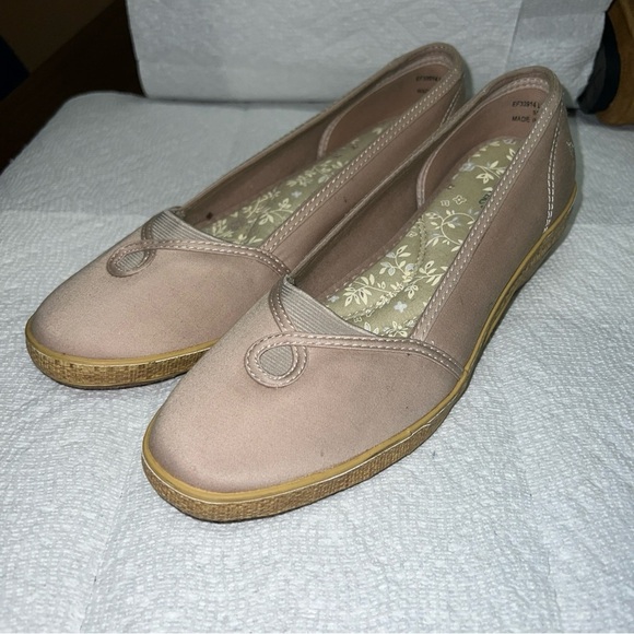 Grasshoppers Women's Size 9M- Beige/Tan Ortholite Shoes Wedge Heel Slip On - Picture 2 of 11